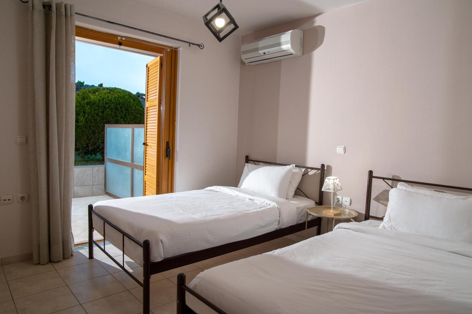 Stork Apartments Vivari Luaran gambar